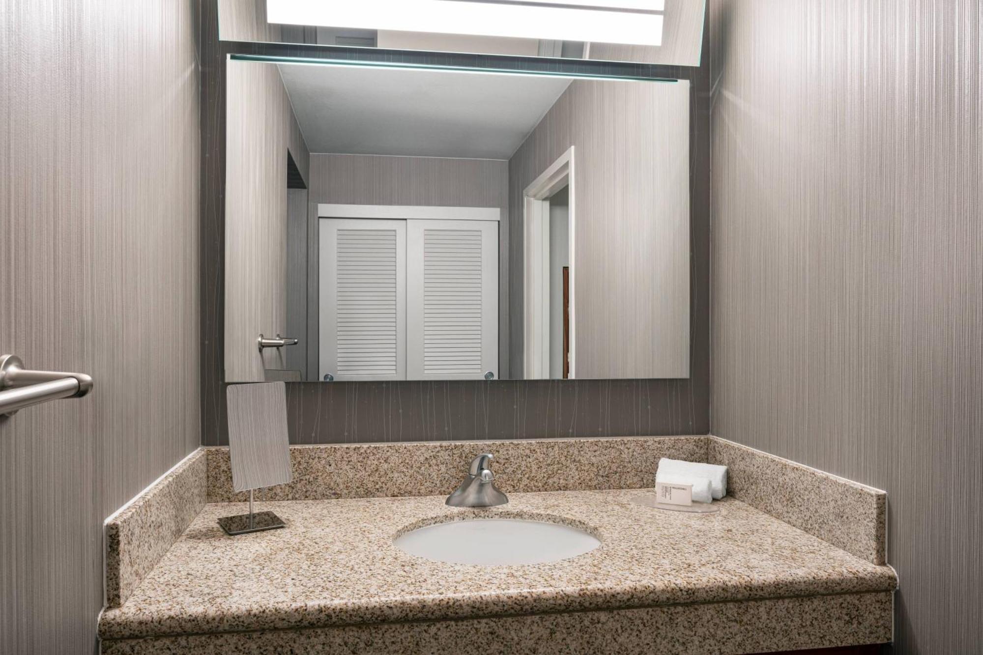 Courtyard By Marriott Maui Kahului Airport Ξενοδοχείο Εξωτερικό φωτογραφία